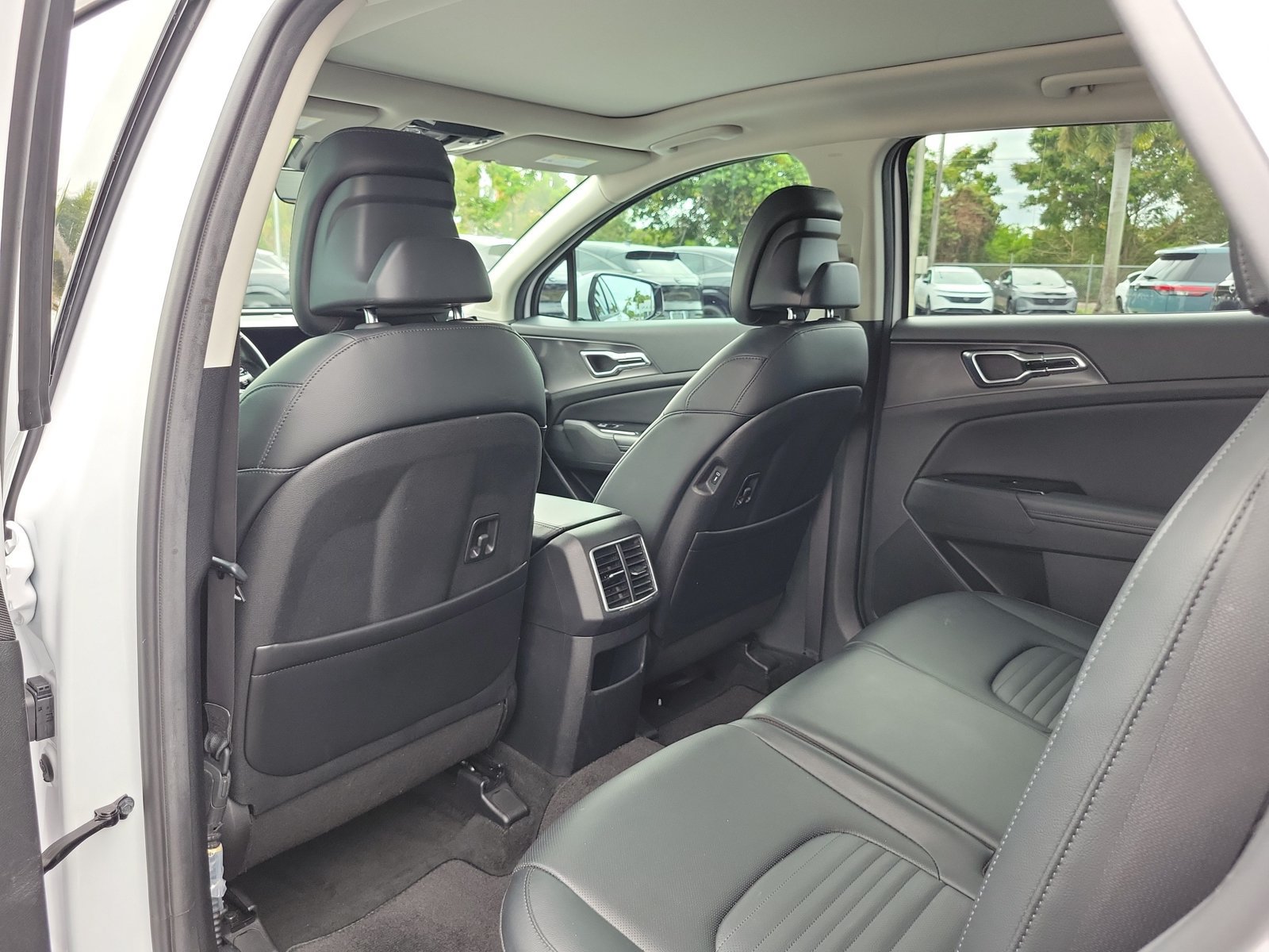 Used 2023 Kia Sportage SX FWD image 12