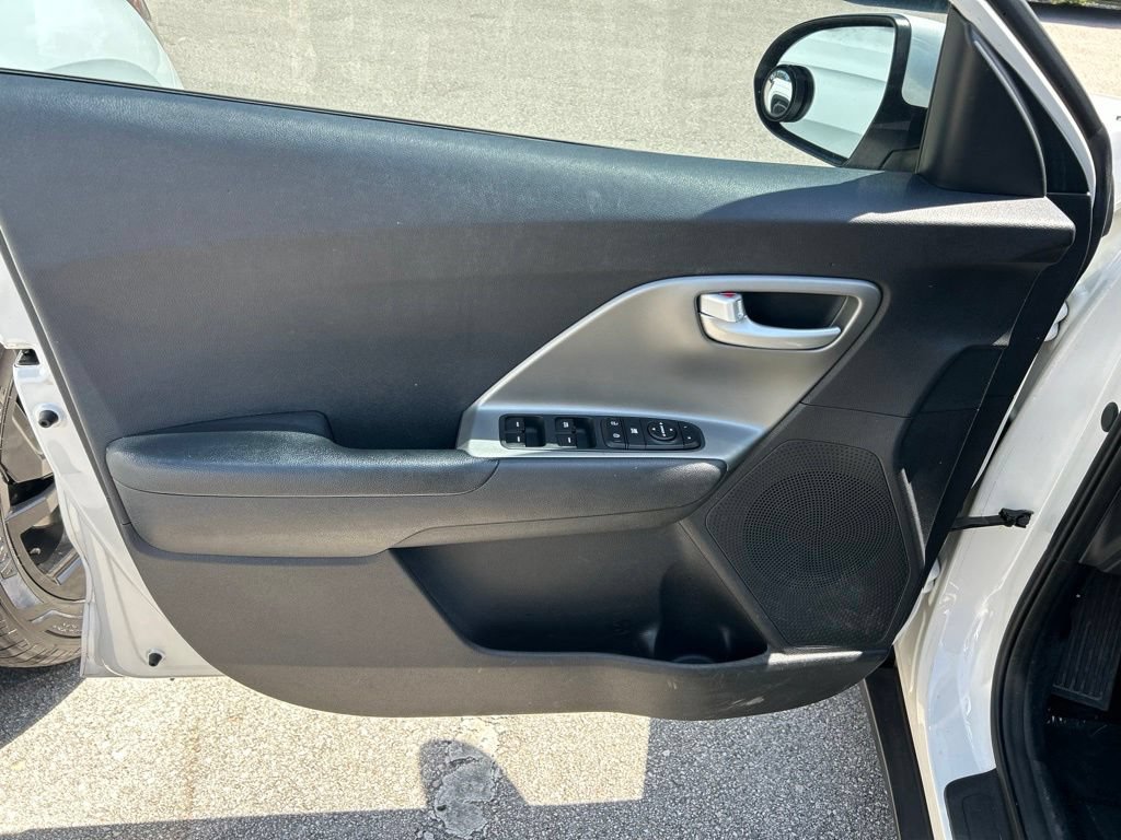 Used 2019 Kia Niro LX FWD image 16