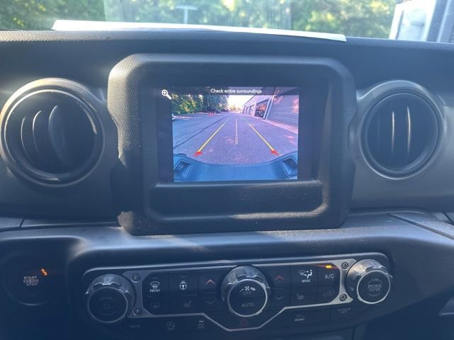 Used 2023 Jeep Gladiator Sport AWD/4WD image 15