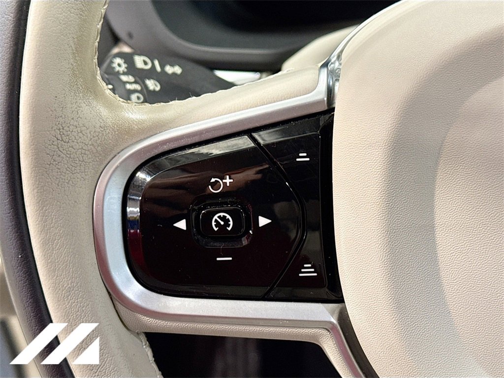 Used 2022 Volvo XC60 B6 Inscription w/ Advanced Package image 12