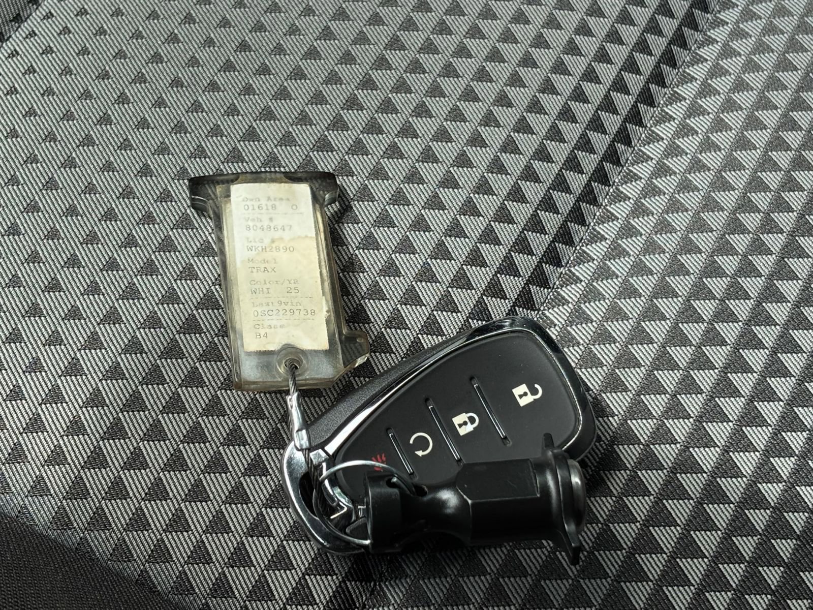 Used 2025 Chevrolet Trax LT FWD image 24