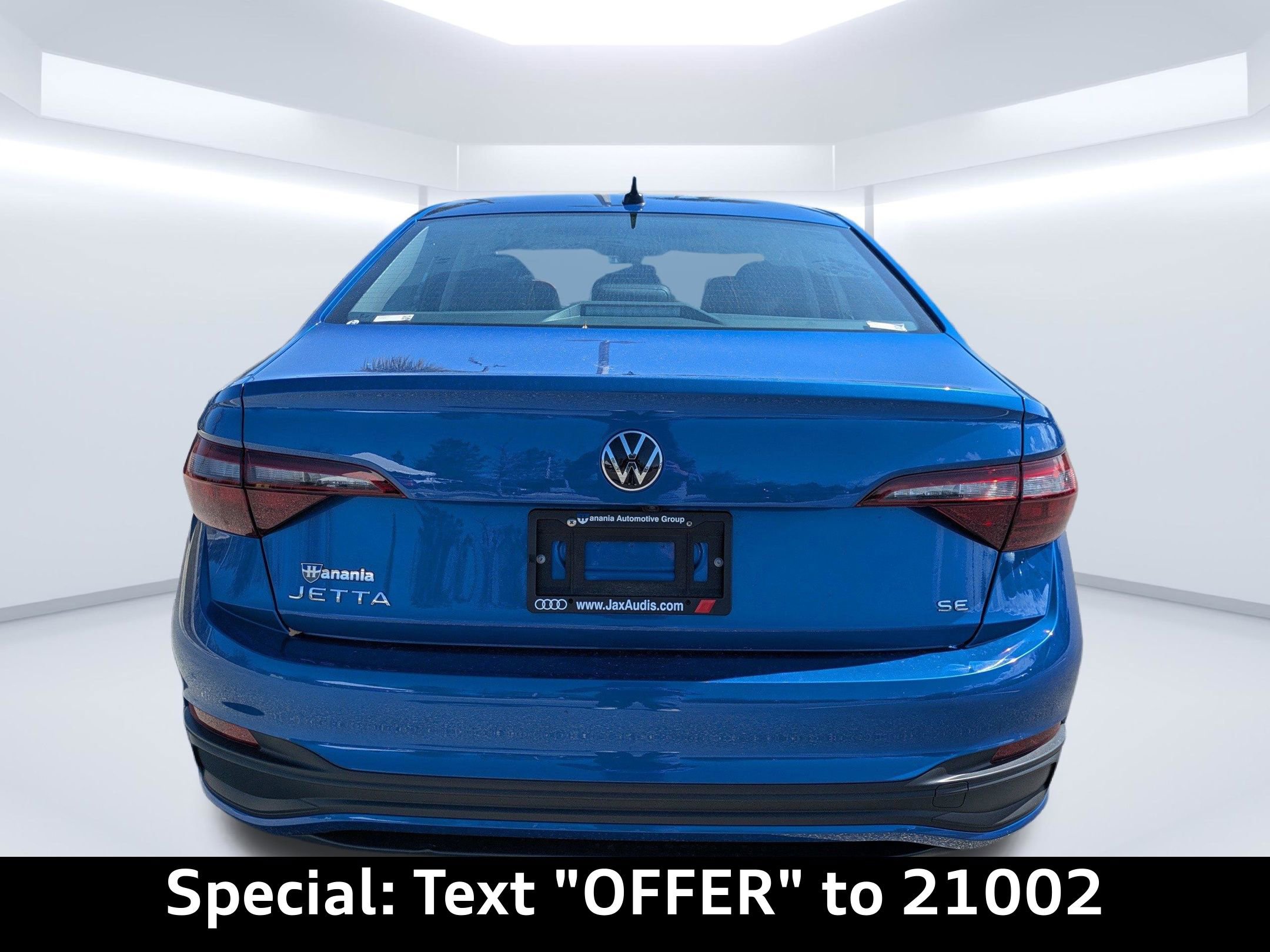 Used 2024 Volkswagen Jetta SE image 3