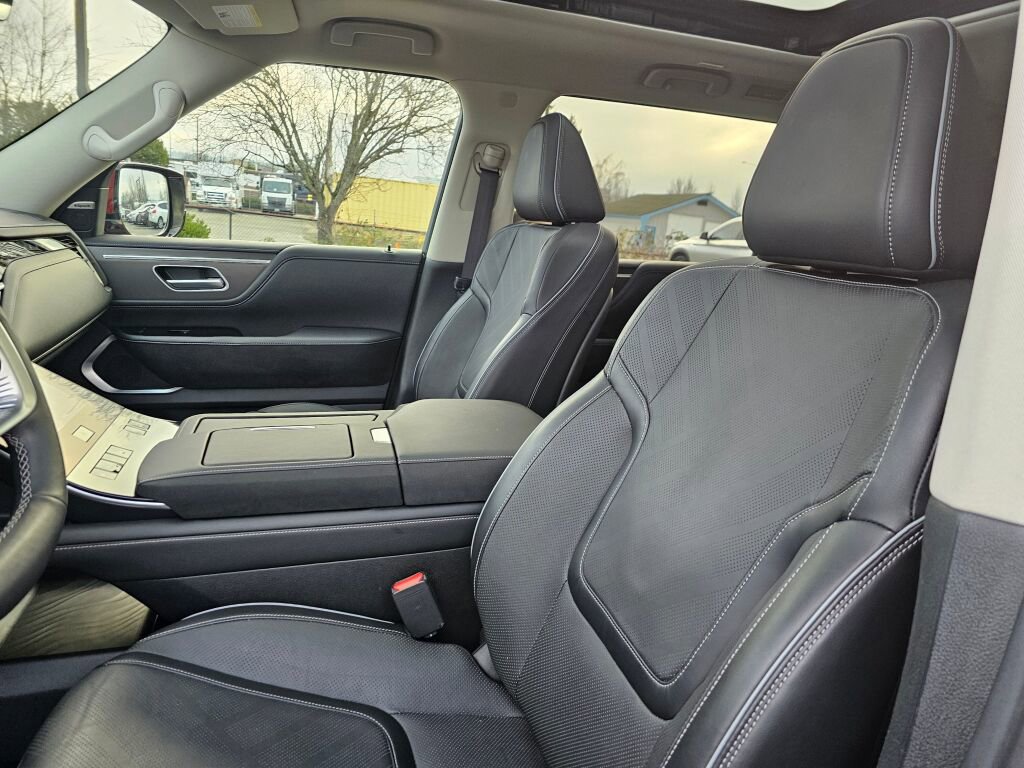 Used 2025 INFINITI QX80 Luxe AWD/4WD image 25