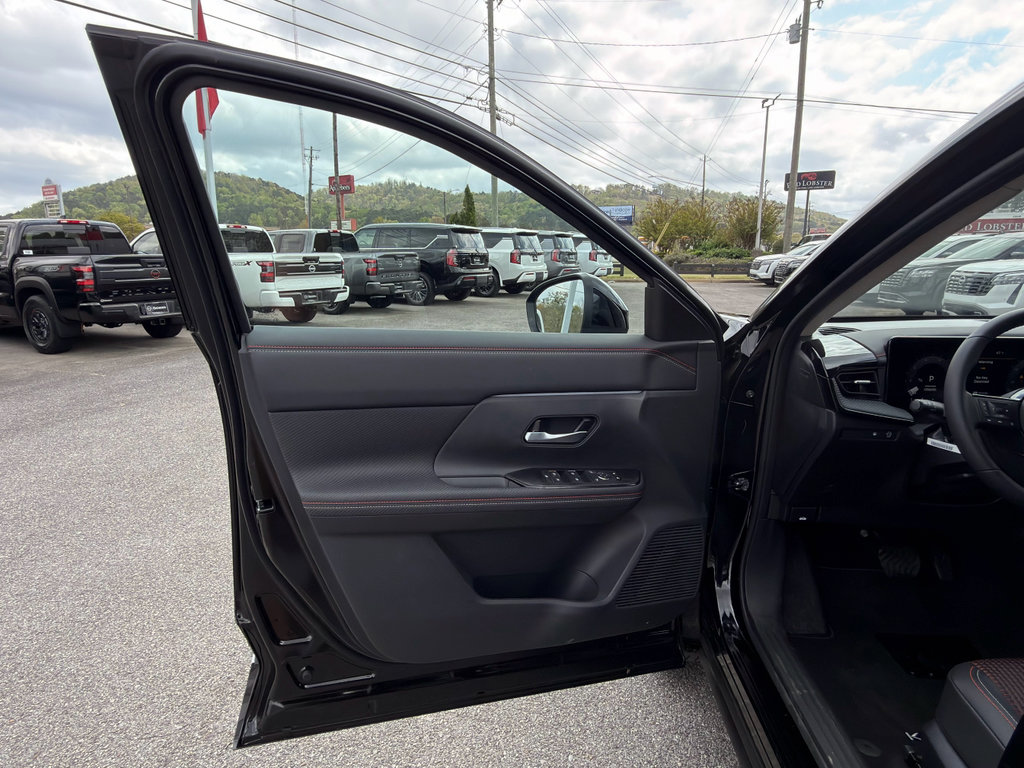 New 2026 Nissan Kicks SR image 10