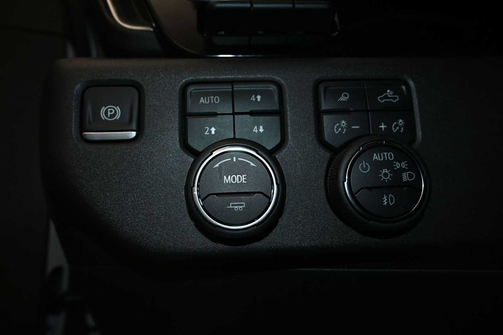 Used 2024 Chevrolet Silverado 1500 High Country w/ High Country Premium Package AWD/4WD image 20