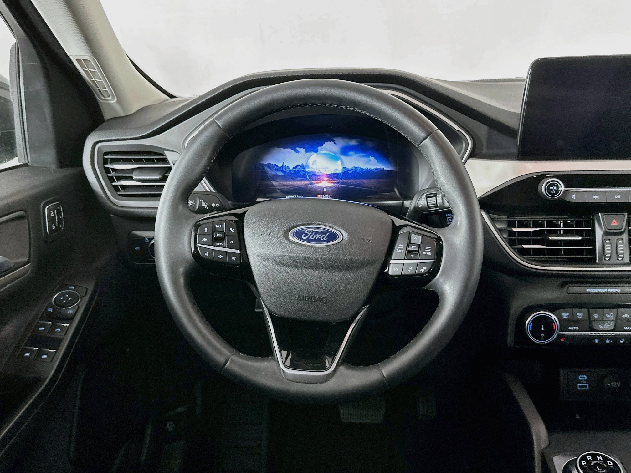 Used 2022 Ford Escape SEL w/ Technology Package FWD image 18