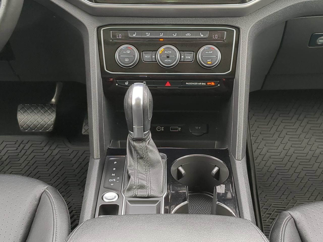 Used 2019 Volkswagen Atlas SEL image 17