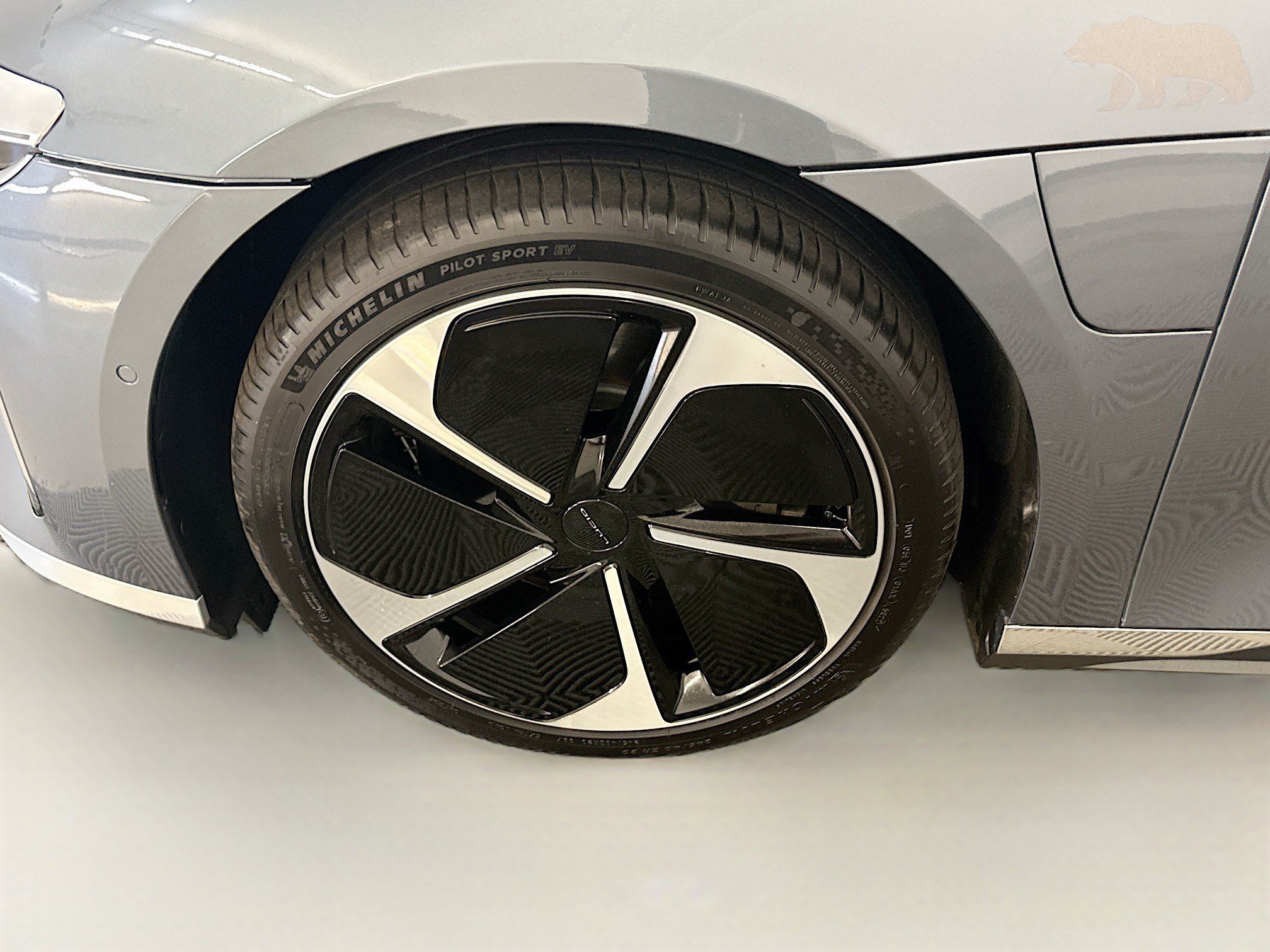 Used 2024 Lucid Air Touring AWD/4WD image 11