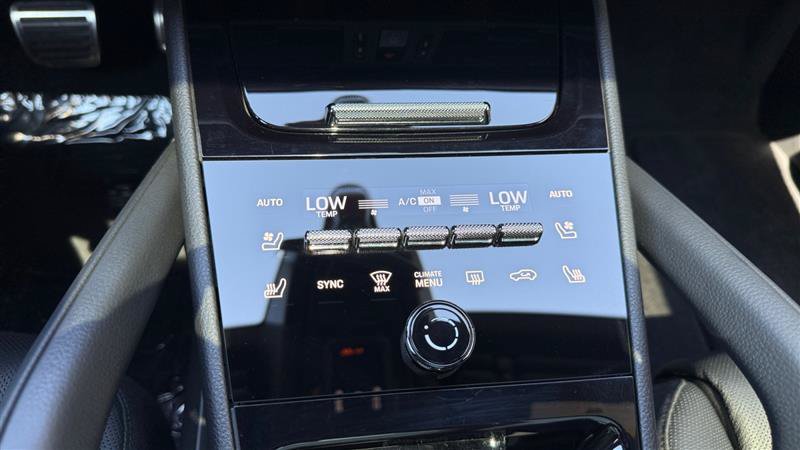 Used 2025 Porsche Cayenne S w/ Premium Package Plus AWD/4WD image 37