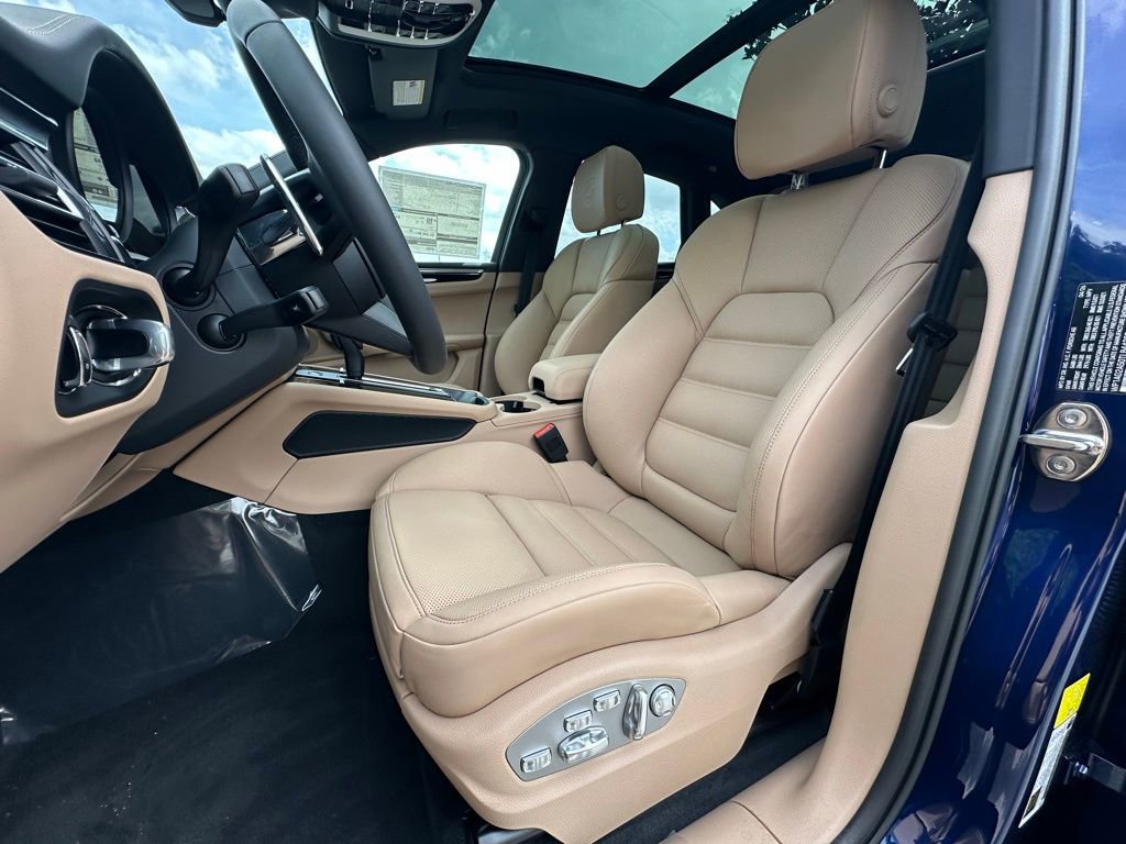 New 2026 Porsche Macan S AWD/4WD image 5
