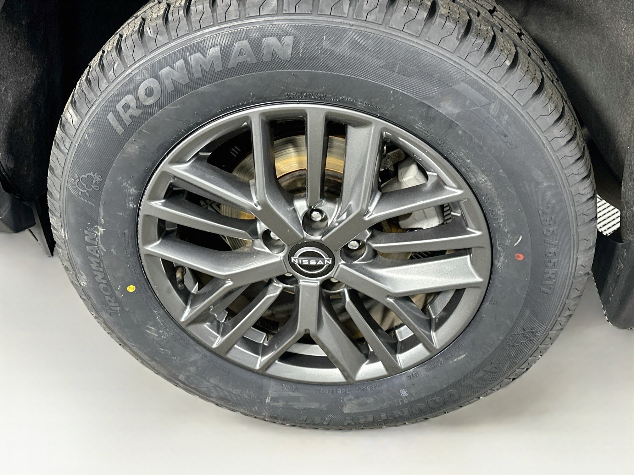 Used 2023 Nissan Rogue S FWD image 11