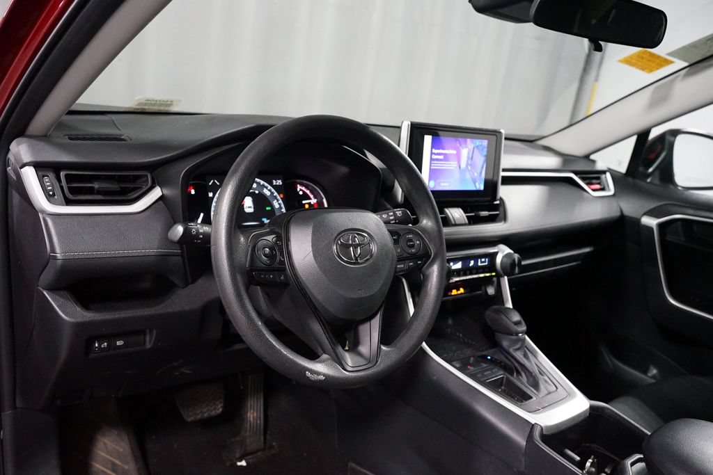 Used 2025 Toyota RAV4 LE FWD image 7