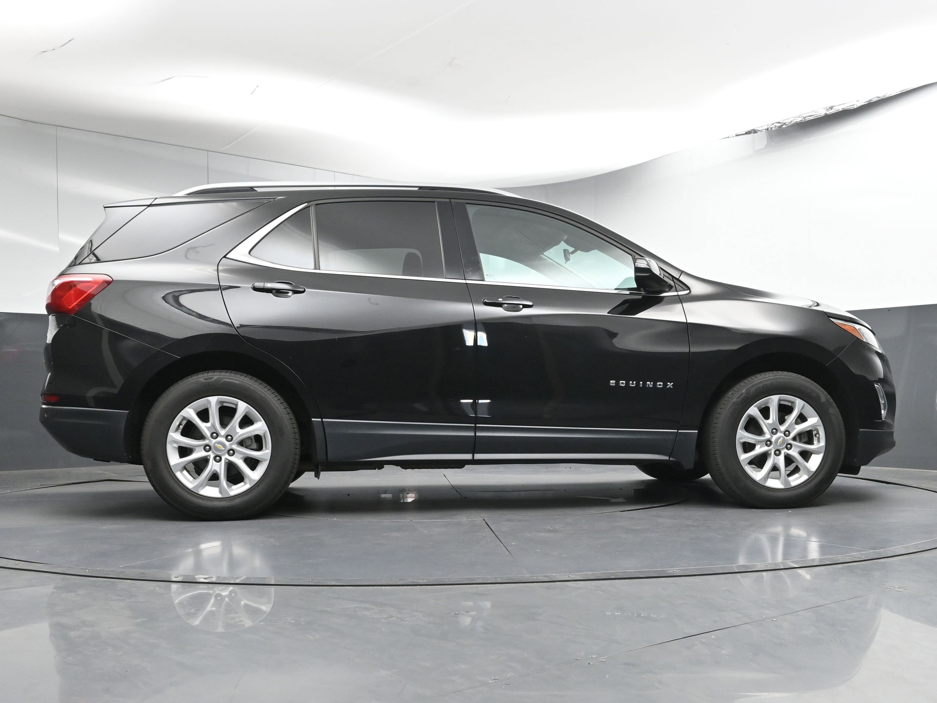 Used 2019 Chevrolet Equinox LT w/ Sun & Navigation Package image 25