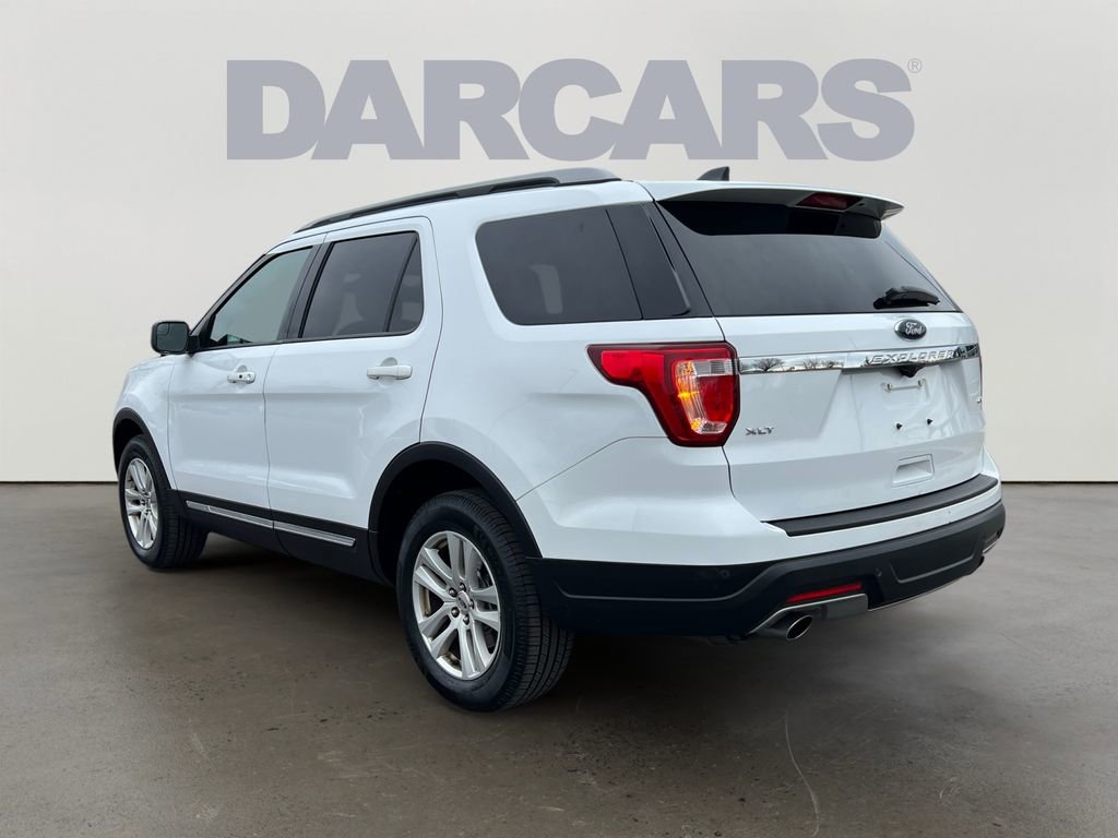 Used 2018 Ford Explorer XLT image 4