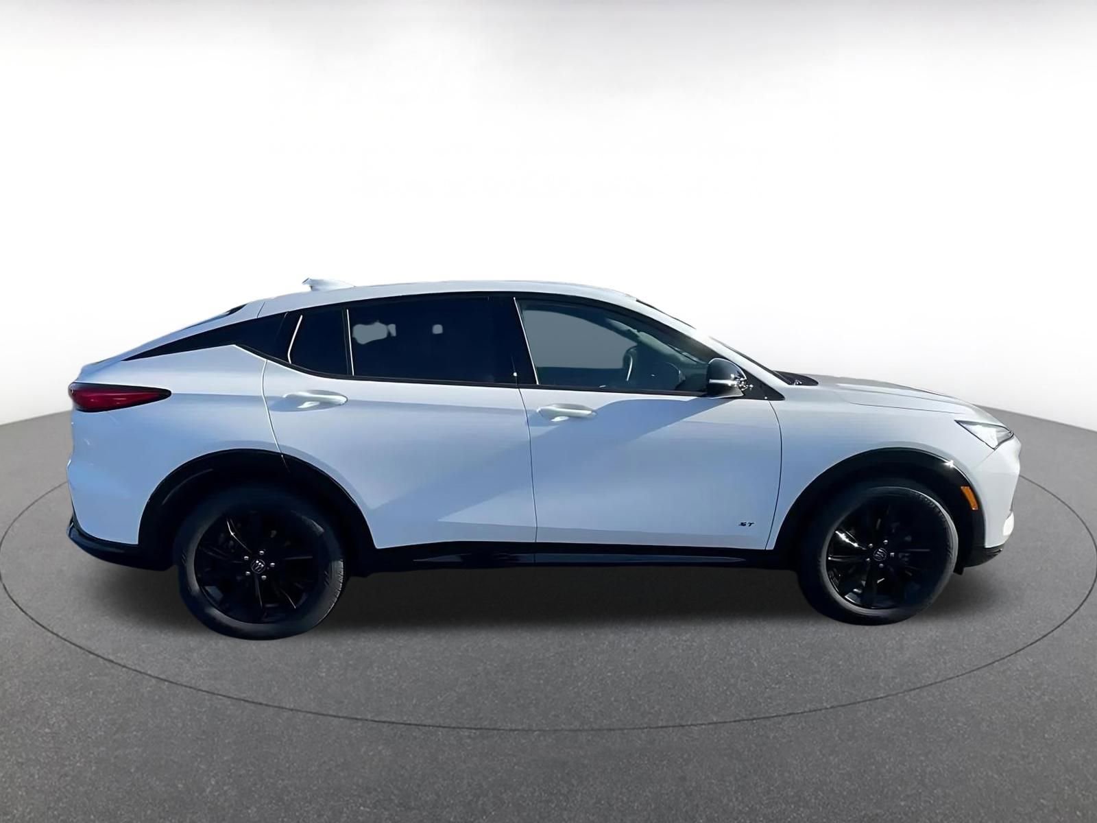 Used 2025 Buick Envista Sport Touring image 16