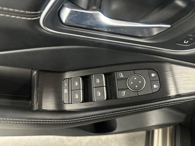 Used 2025 Nissan Rogue Platinum AWD/4WD image 10