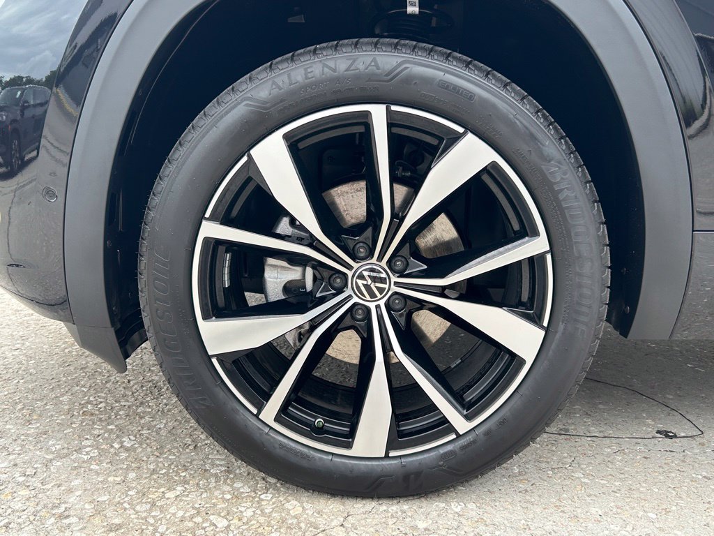New 2026 Volkswagen Atlas Cross Sport SEL Premium R-Line AWD/4WD image 42