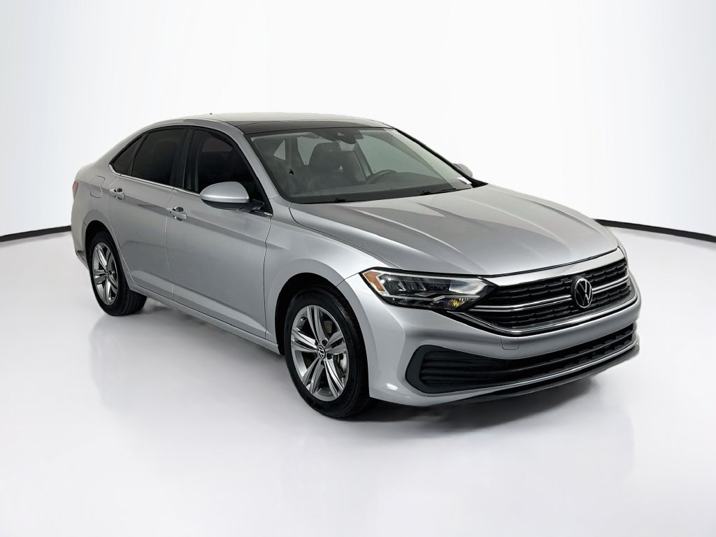 Used 2024 Volkswagen Jetta SE w/ Panoramic Sunroof Package FWD image 3