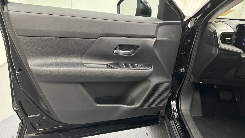 New 2026 Nissan Kicks SV AWD/4WD image 14