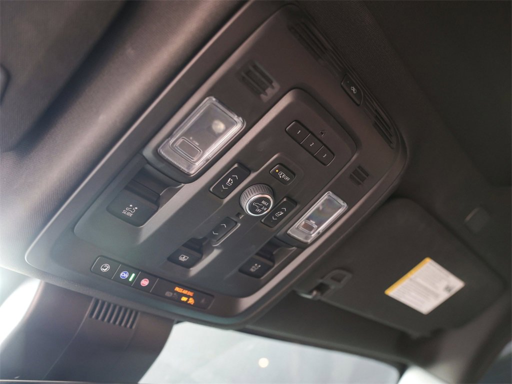 Used 2023 GMC Yukon Denali Ultimate image 28