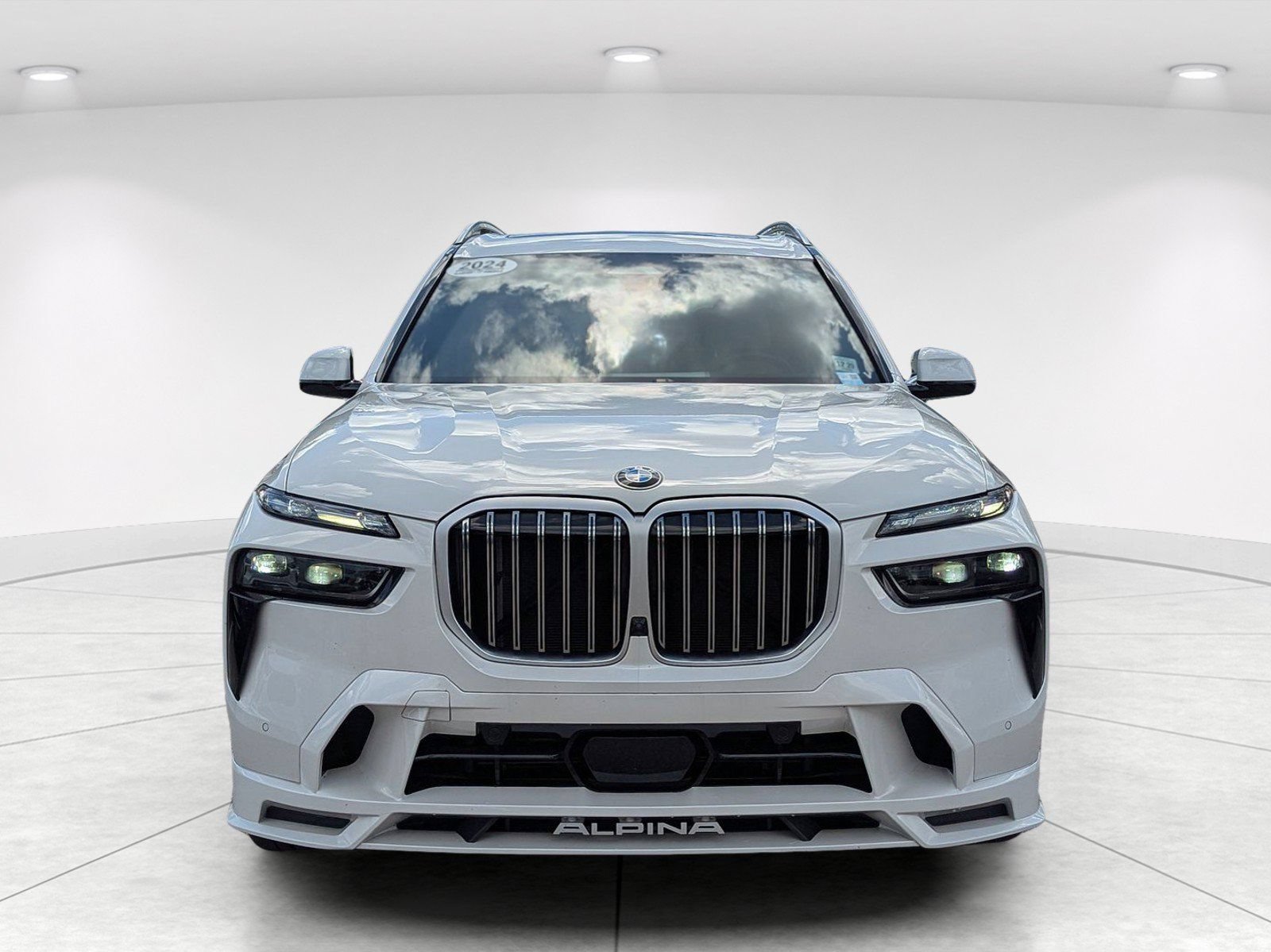 Used 2024 BMW ALPINA XB7 AWD/4WD image 2