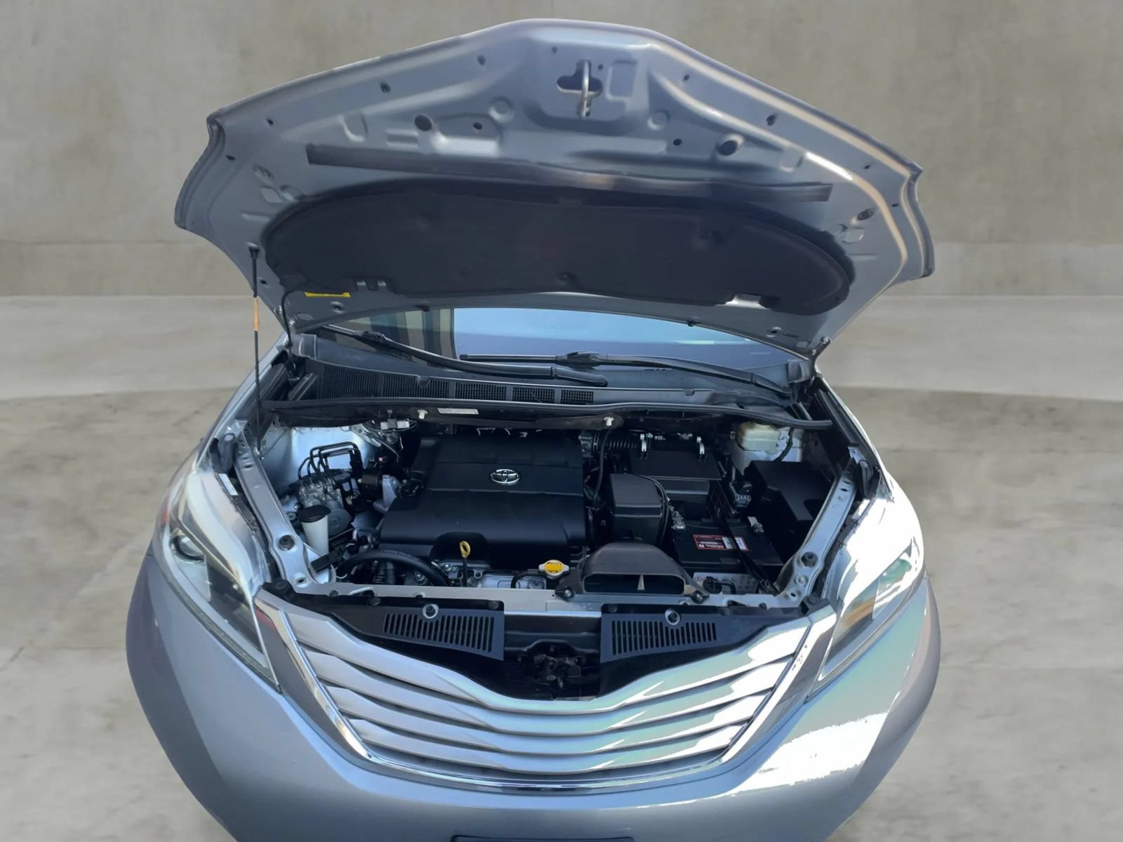Used 2015 Toyota Sienna Limited Premium FWD image 48