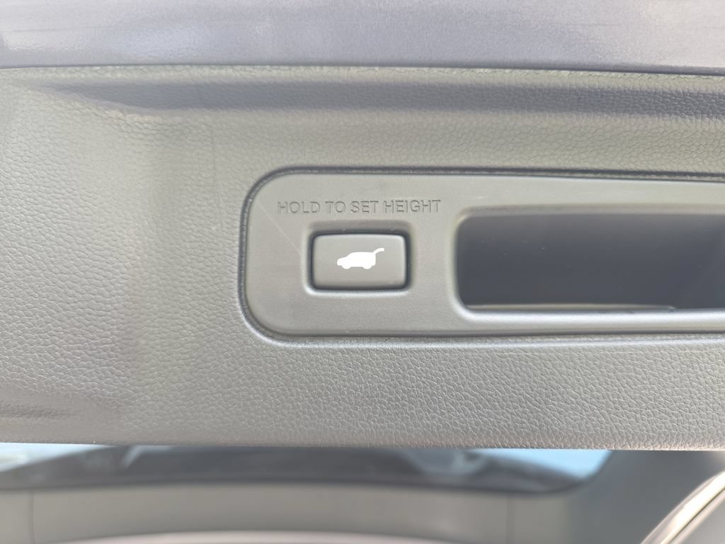 Used 2025 Honda Pilot Black Edition image 41