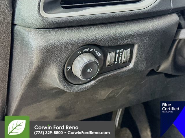 Used 2020 Chrysler Pacifica Touring-L image 13