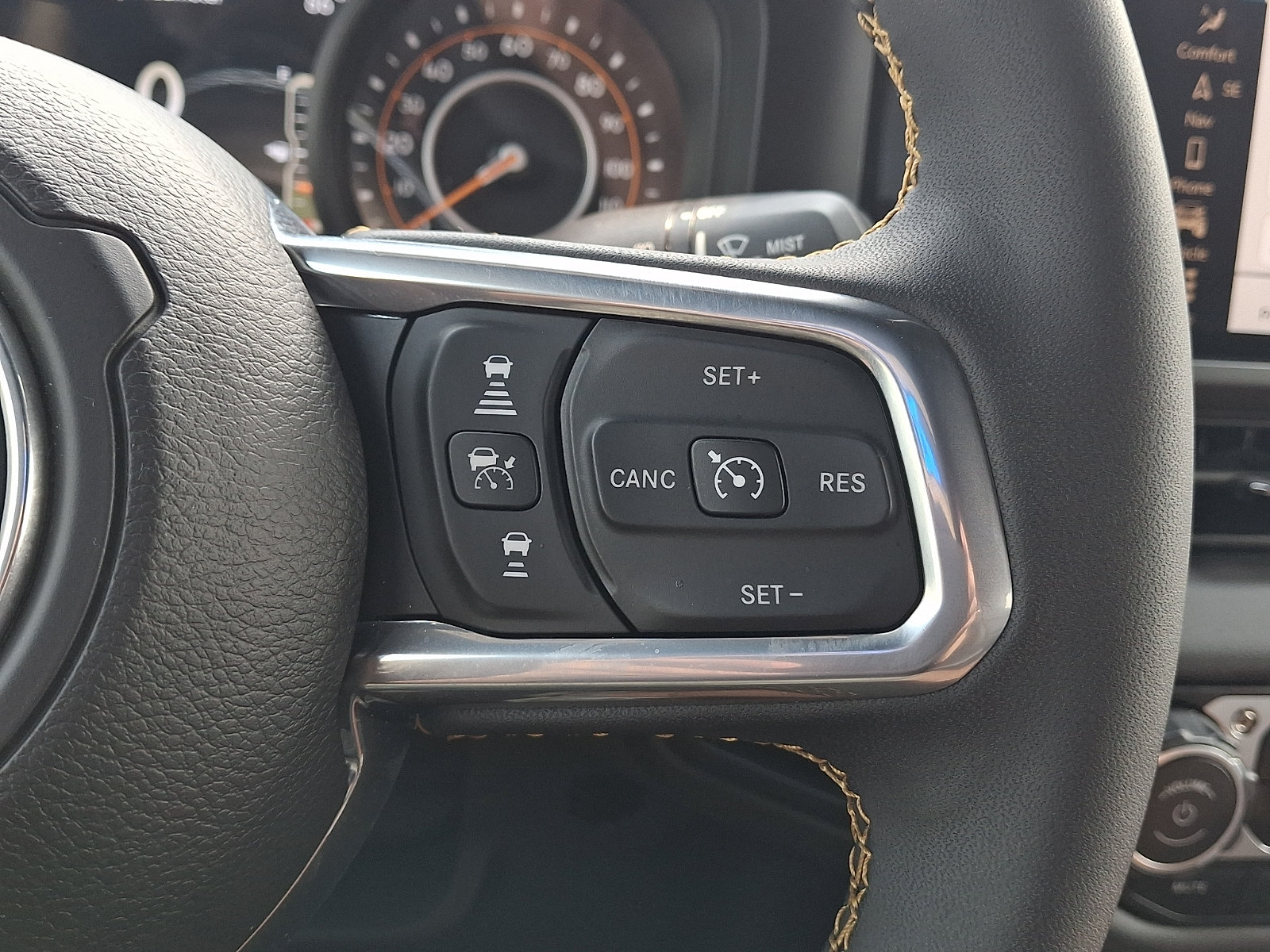 Used 2024 Jeep Wrangler Unlimited Sahara w/ Technology Group AWD/4WD image 21