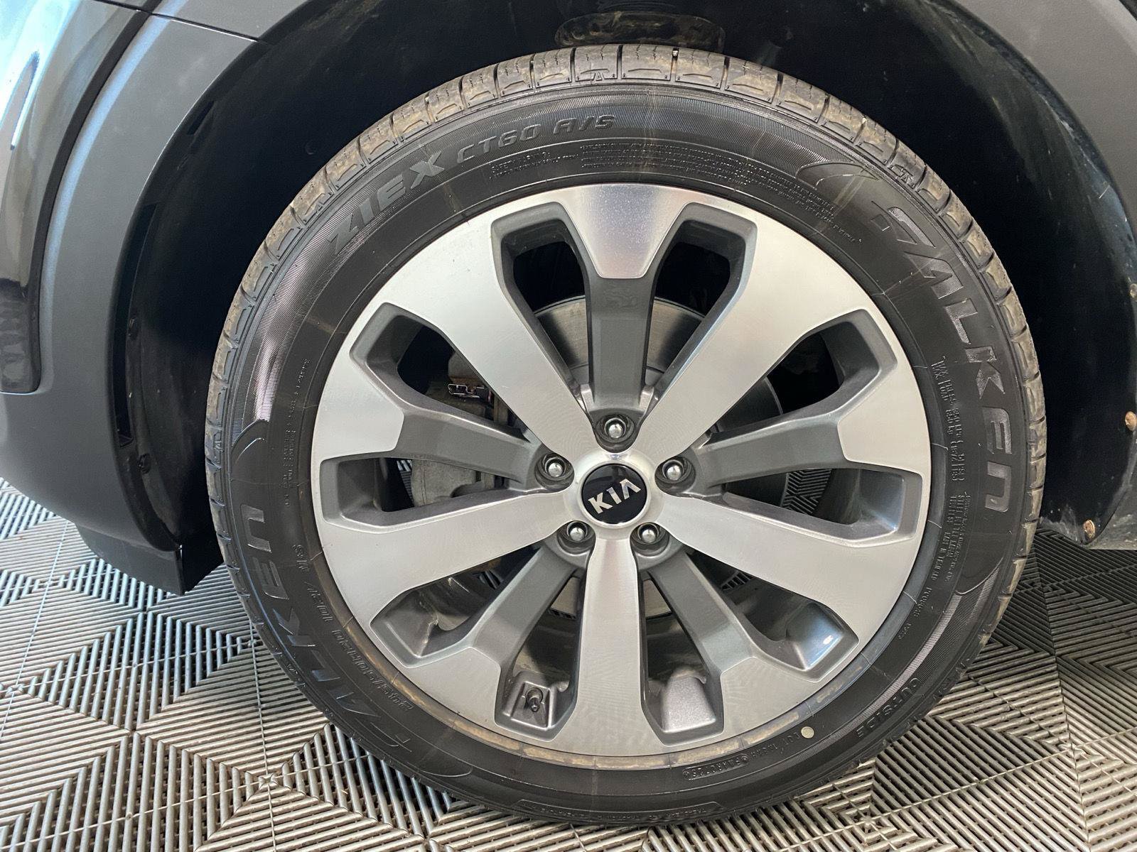 Used 2021 Kia Telluride EX w/ EX Premium Package AWD/4WD image 10