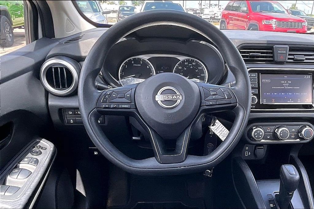Used 2023 Nissan Versa S FWD image 8