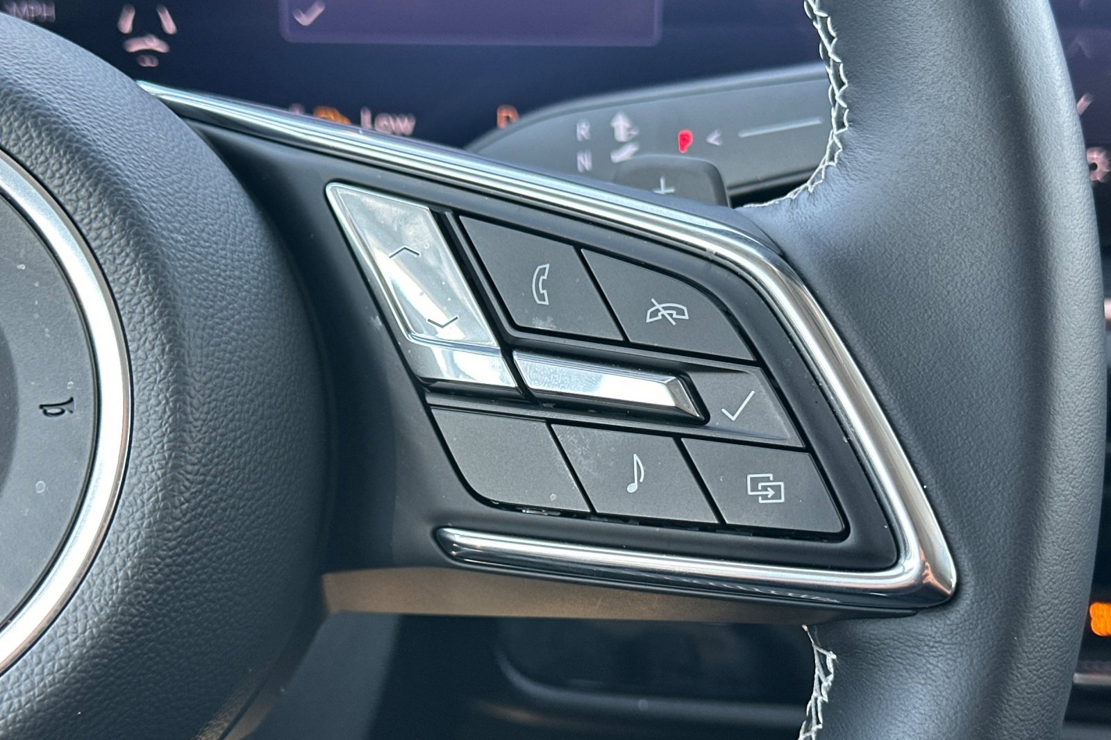 Used 2025 Buick Envision Sport Touring image 33