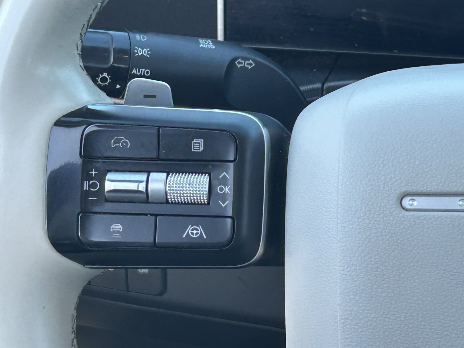 Used 2024 Hyundai Santa Fe SEL FWD image 23