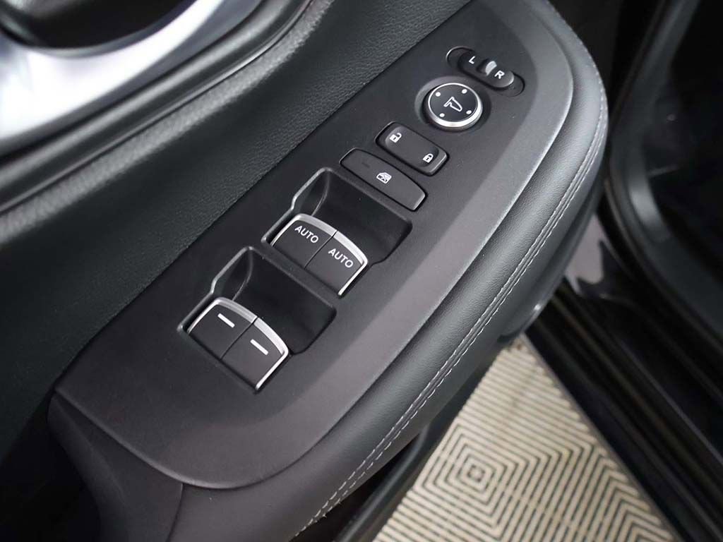 Certified 2026 Honda HR-V EX-L image 33