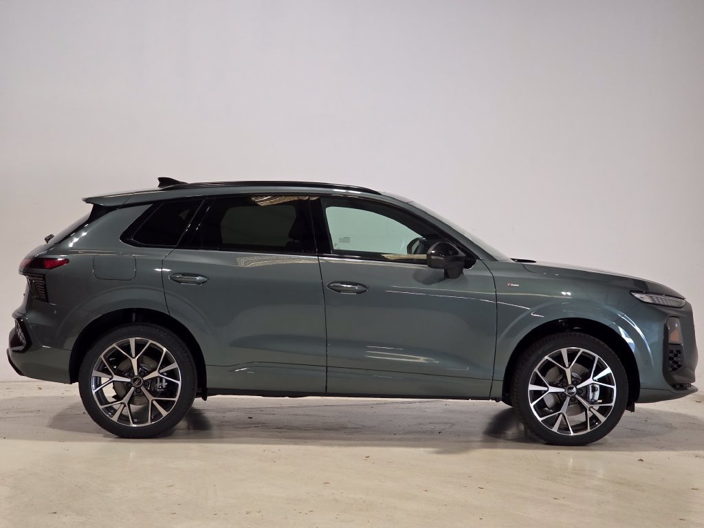 New 2026 Audi Q3 quattro 2.0T AWD/4WD image 4