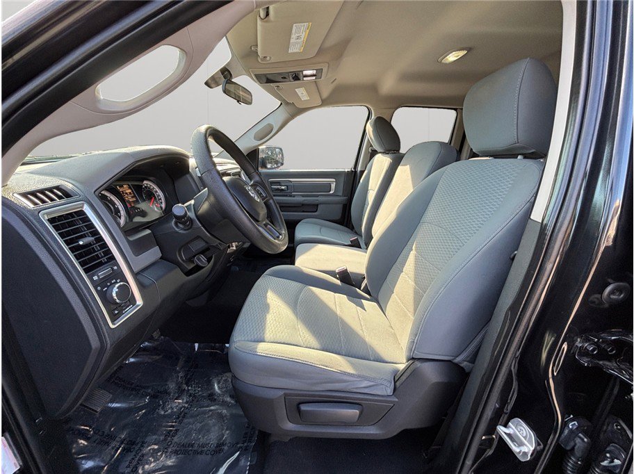 Used 2017 RAM 1500 Classic SLT image 2