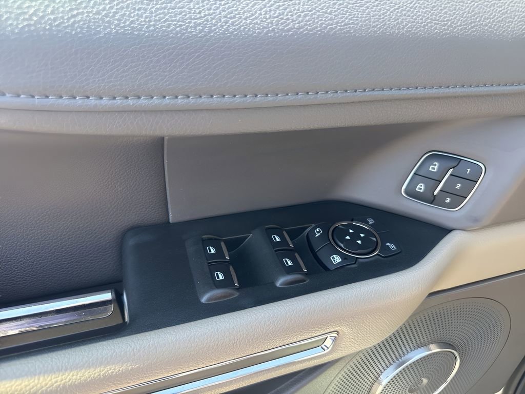 Used 2021 Ford Expedition XLT RWD image 28