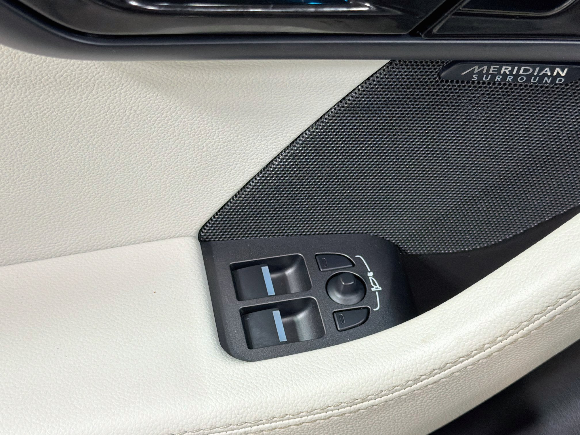 Used 2023 Jaguar F-TYPE R-Dynamic AWD/4WD image 20