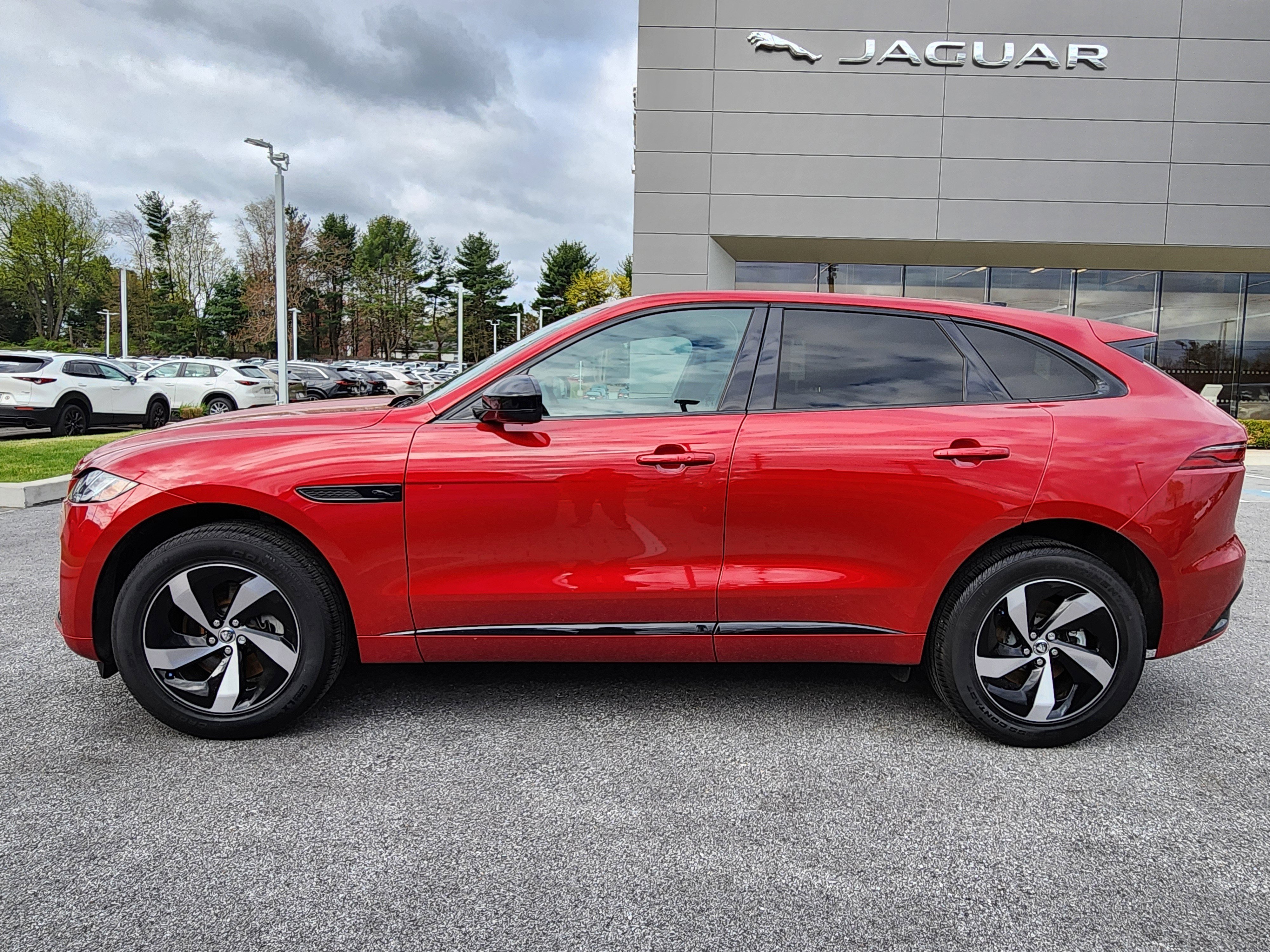 Certified 2025 Jaguar F-PACE R-Dynamic S image 5
