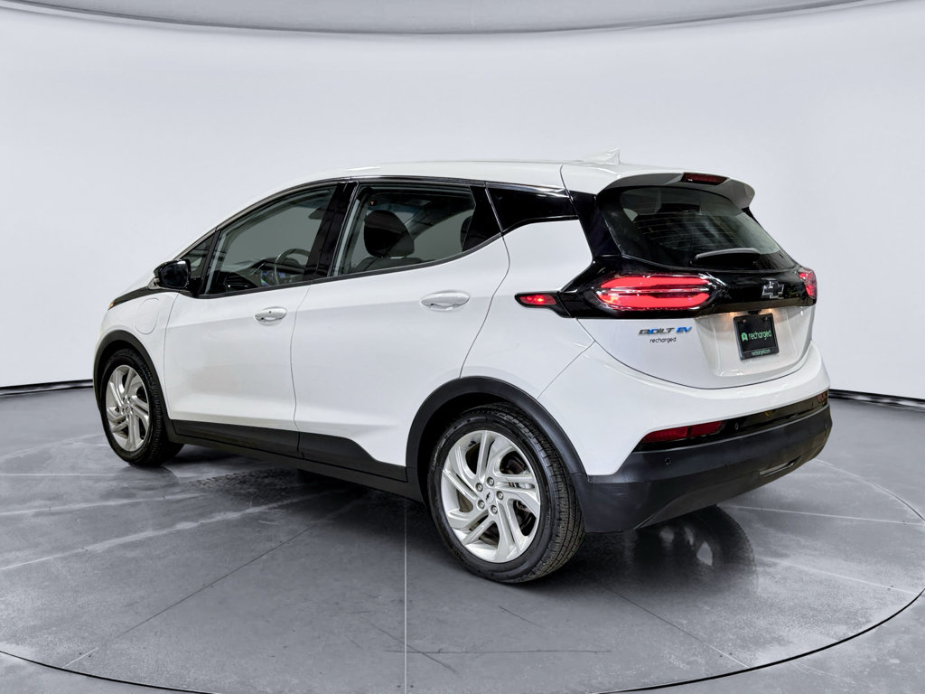 Used 2023 Chevrolet Bolt LT w/ Driver Confidence Package FWD image 2