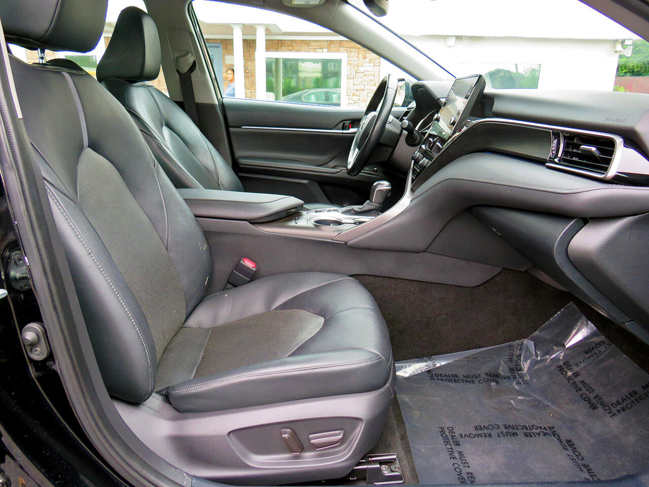 Used 2021 Toyota Camry XLE image 34