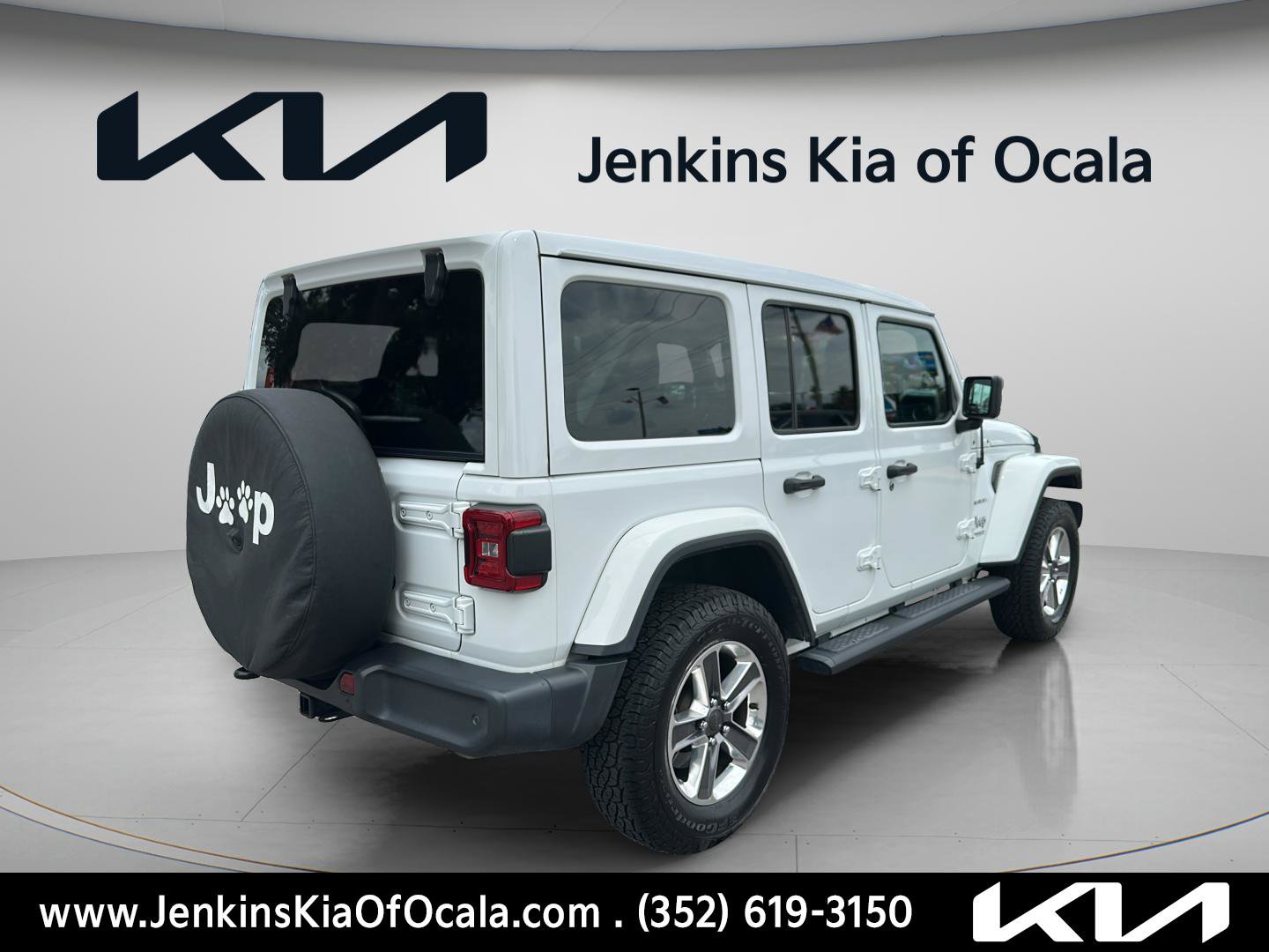 Used 2021 Jeep Wrangler Unlimited Sahara AWD/4WD image 3