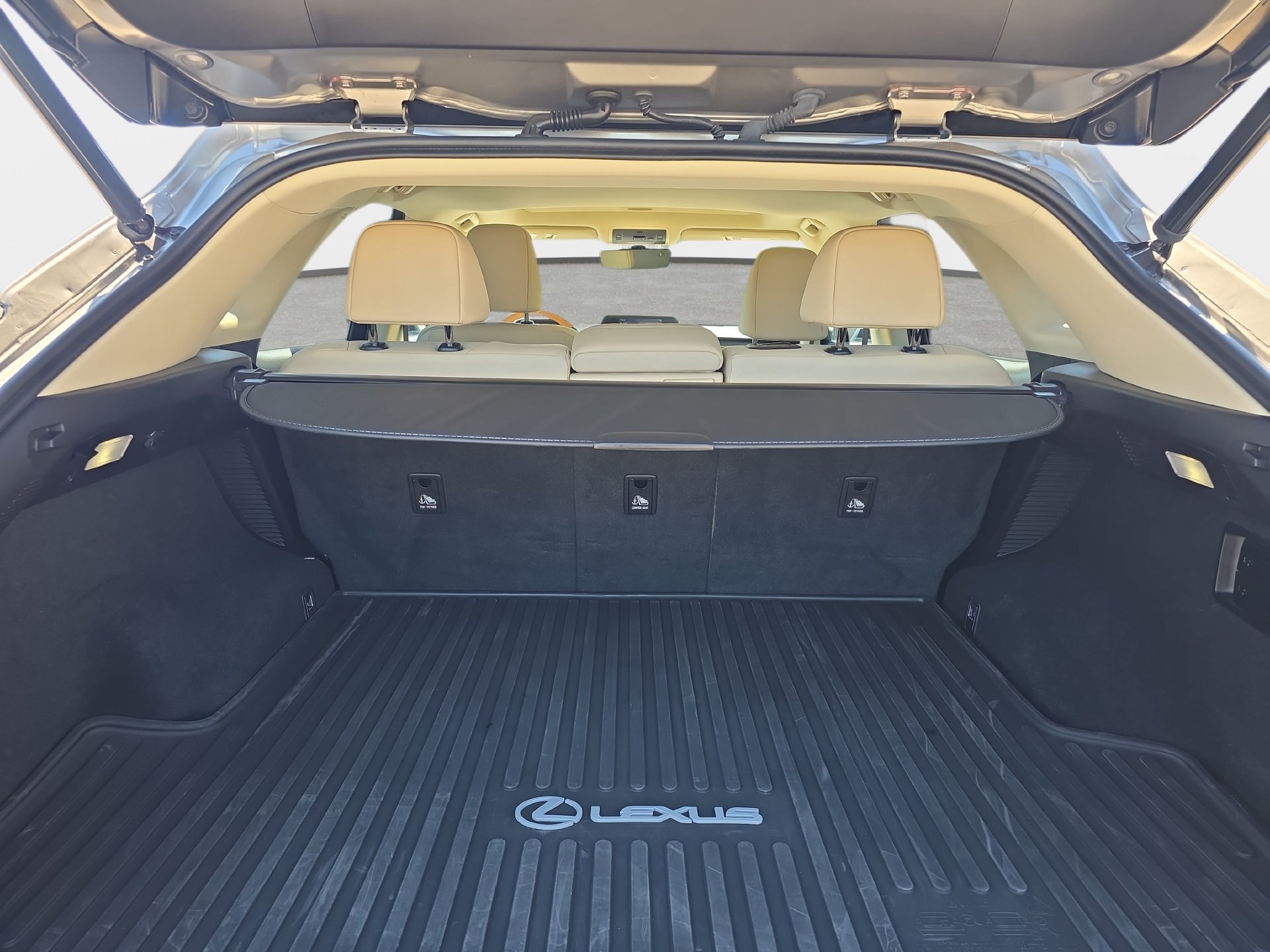 Used 2022 Lexus RX 450h AWD w/ Premium Package image 12