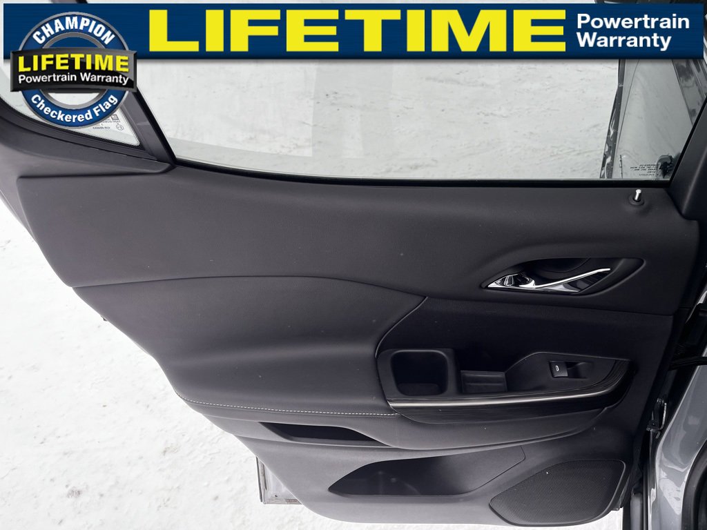 Certified 2023 GMC Acadia SLT w/ Trailering Package image 29