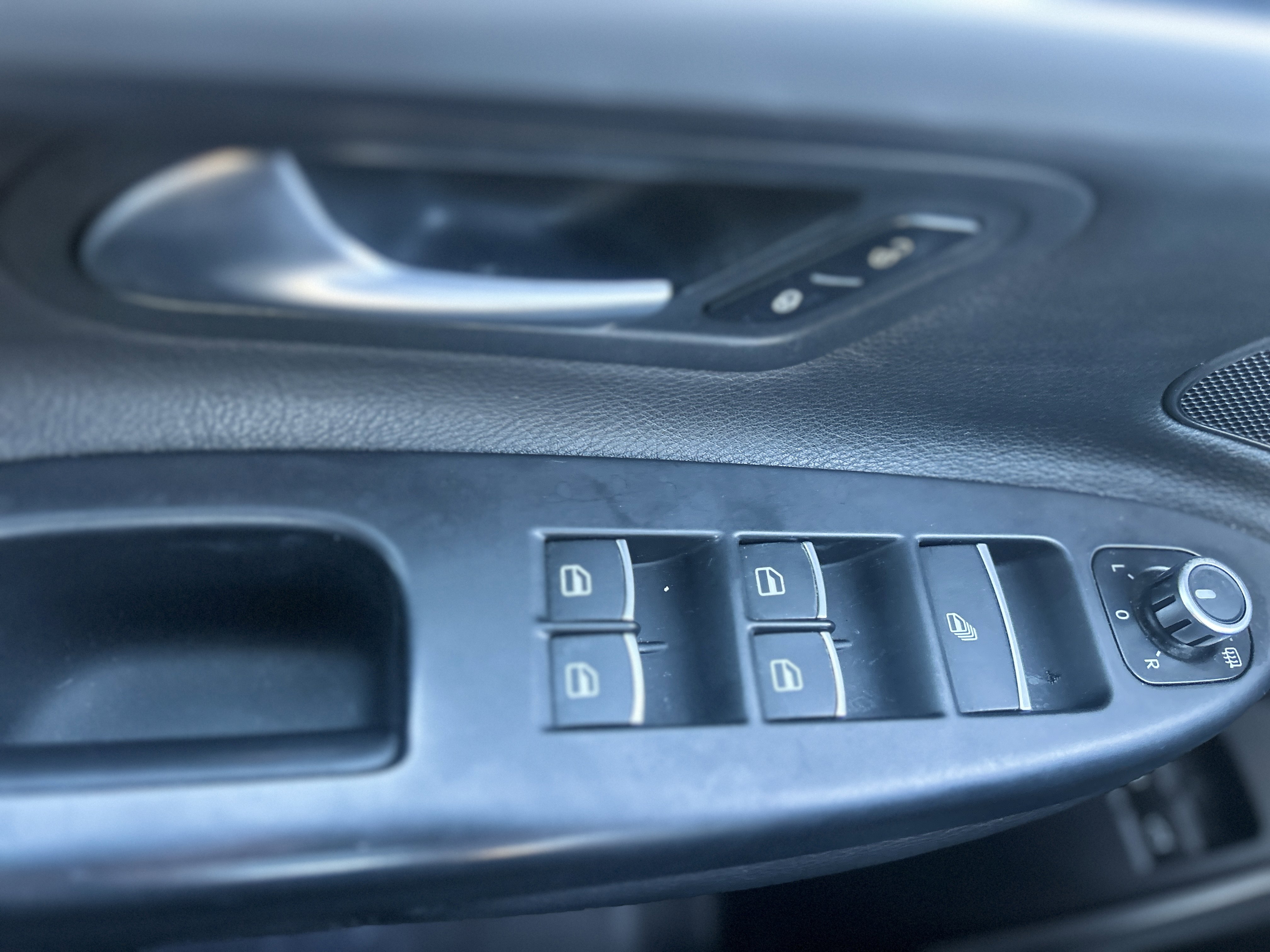 Used 2013 Volkswagen Eos Komfort image 18