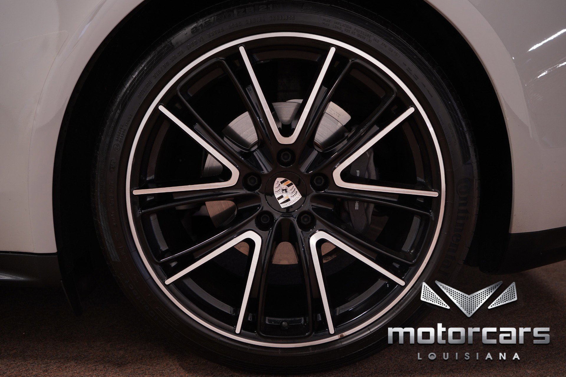 Used 2020 Porsche Panamera w/ Premium Package image 20