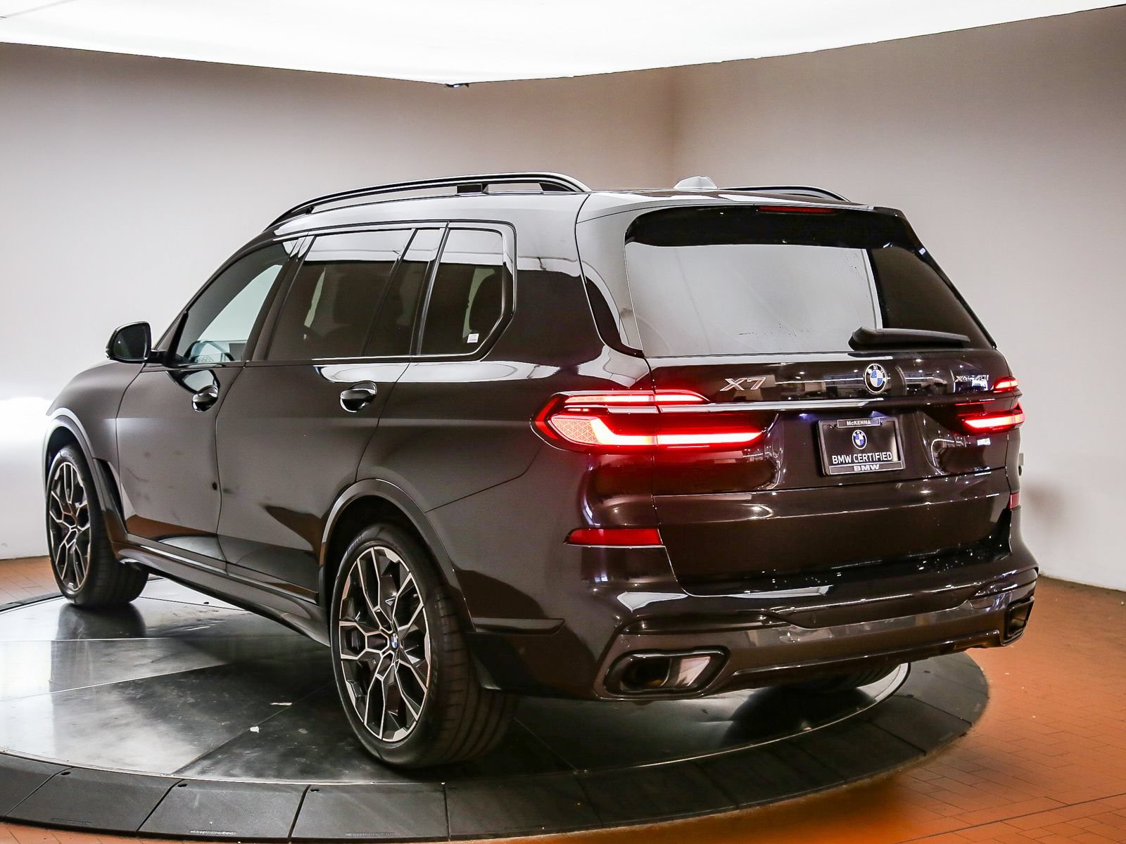 Used 2024 BMW X7 xDrive40i w/ Executive Package AWD/4WD image 7