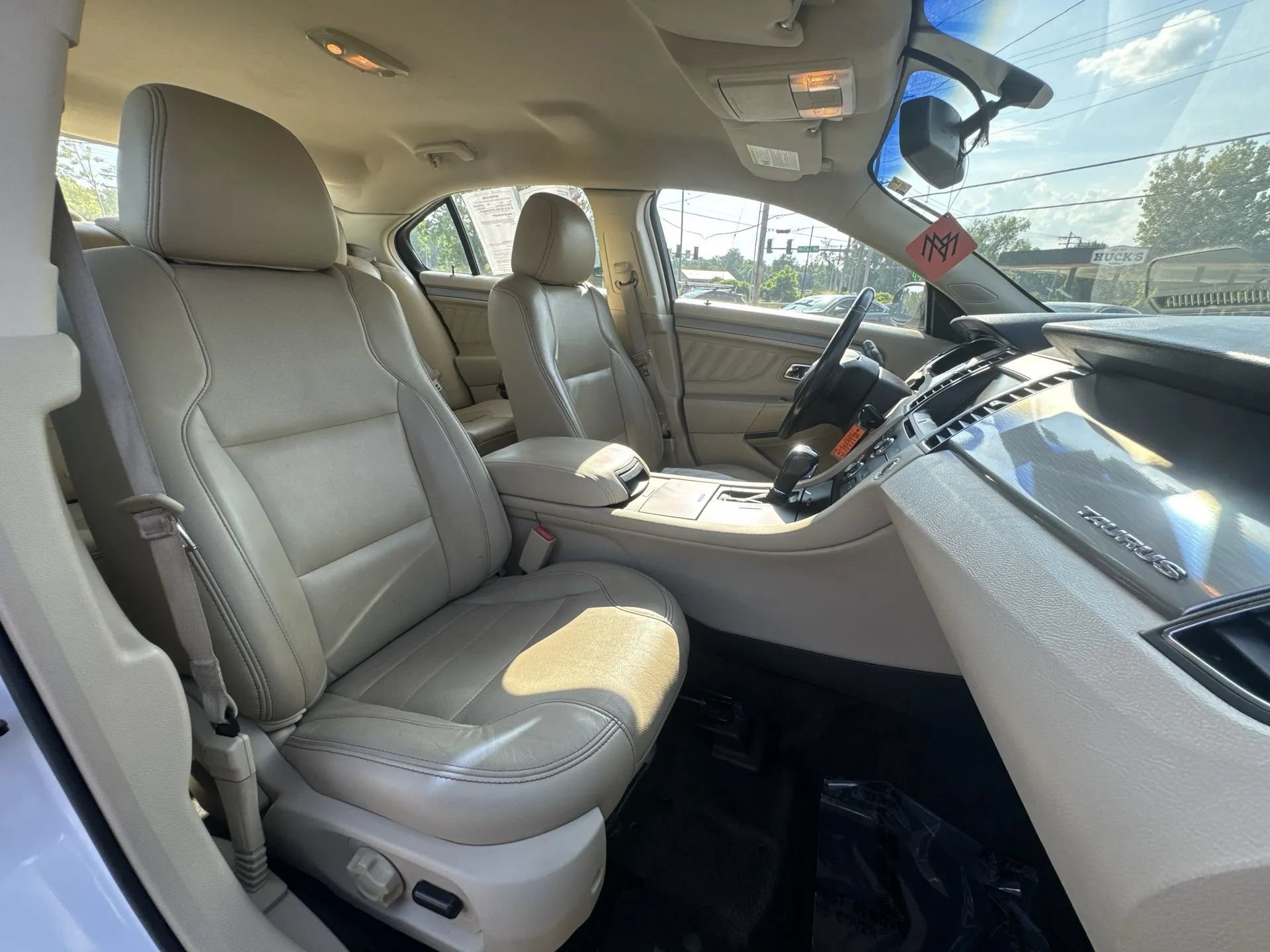 Used 2014 Ford Taurus SEL w/ Equipment Group 201A FWD image 28