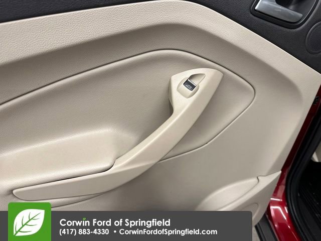 Used 2015 Ford Escape Titanium image 28