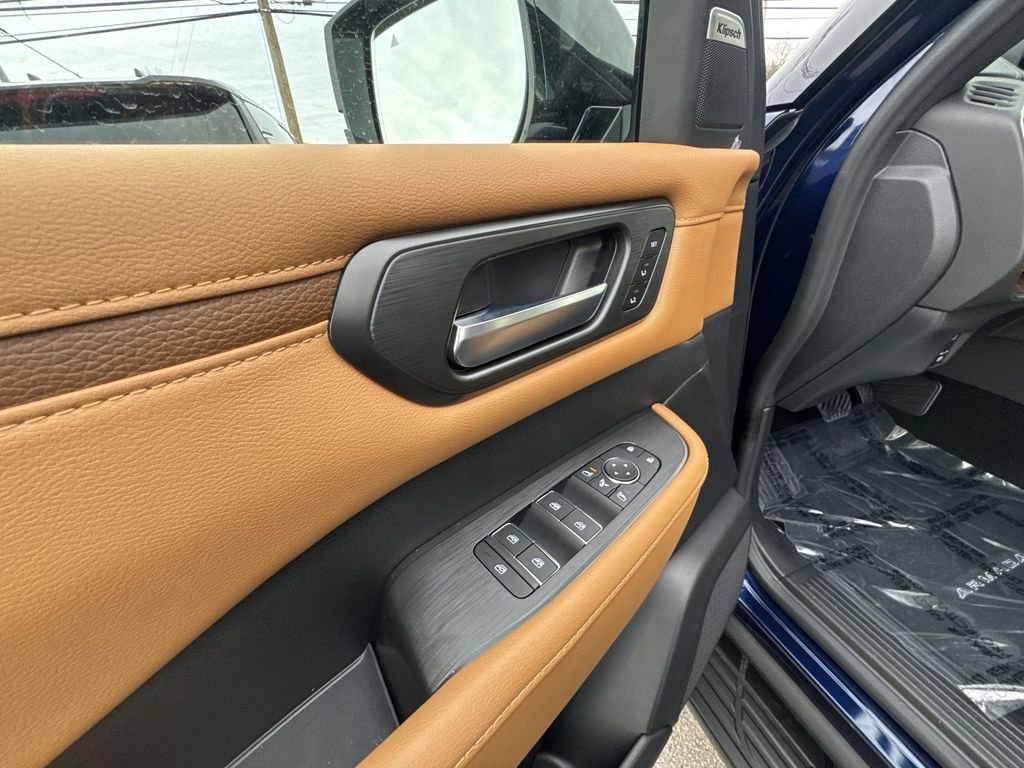 New 2026 Nissan Armada SL w/ Captain's Chari Seat Package image 13